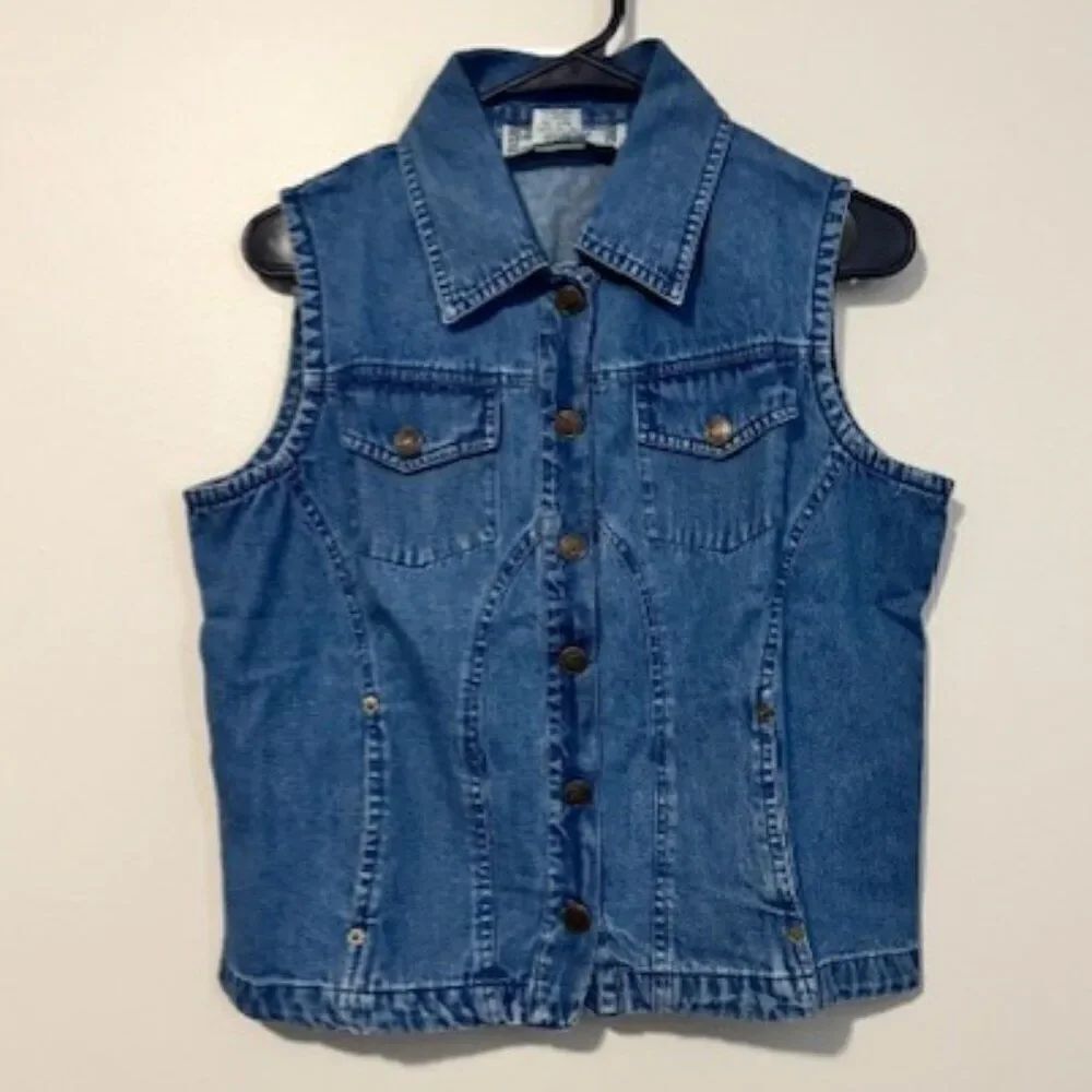 NEW Woman's Southwest Canyon No Sleeve Button Down Jean Shirt Color Blue Size L